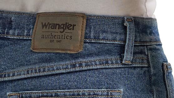 Jean Wrangler Authentics Classic 5-Pocket Relaxed Fit Flex a 31 euro su Amazon