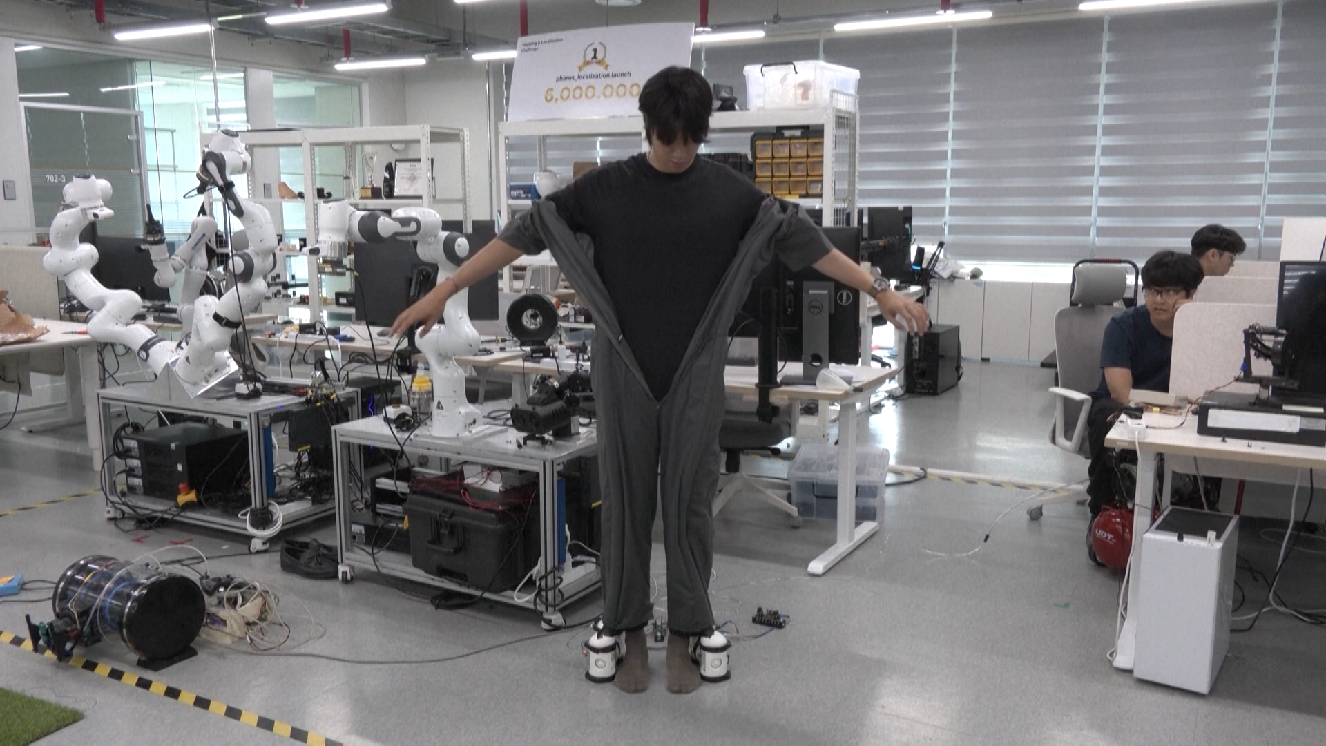 Dalla Corea del Sud il robot che ti veste senza farti usare le mani